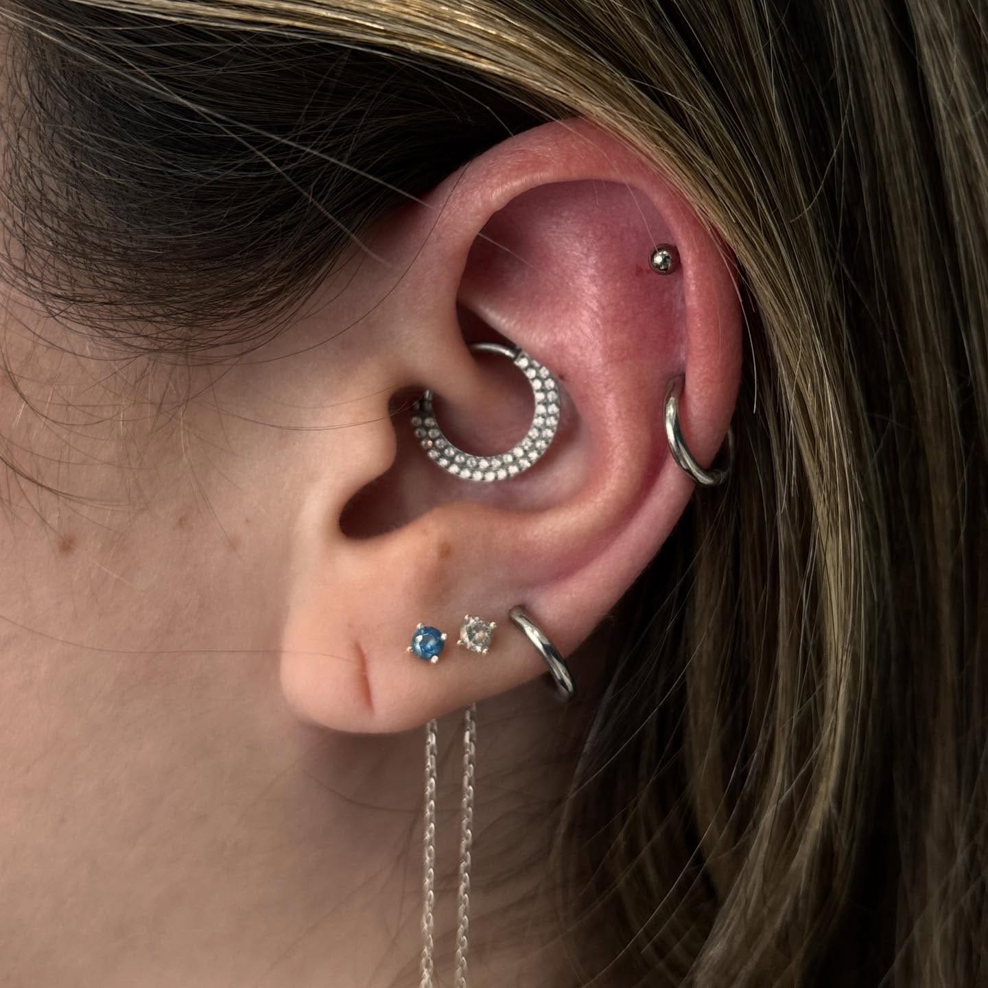 Ci stava un #helix di prima mattina su questo orecchio 😎

📍Seveso (MB), Corso Federico Borromeo 28

Per info, consulenze e prenotazioni scrivici in DM o su WhatsApp al 3200454875 💌

#piercingseveso #piercingmonzabrianza #piercingmilano #daith