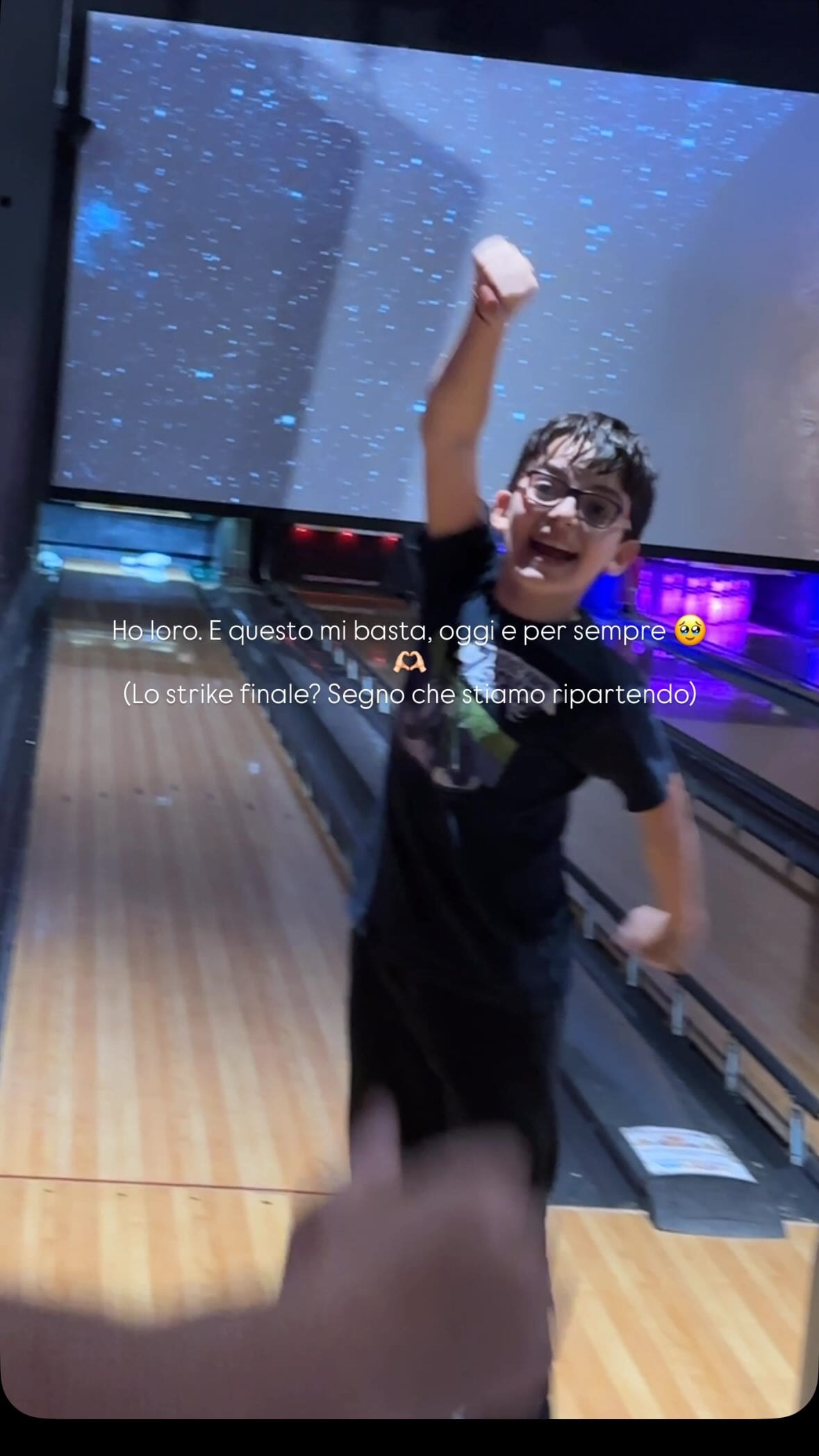 Abbiamo perso cose.
Non ci siamo persi noi.
E questo cambia tutto!!! 🫶🏻

#vivalavita #vivalafamiglia #vivaibambini