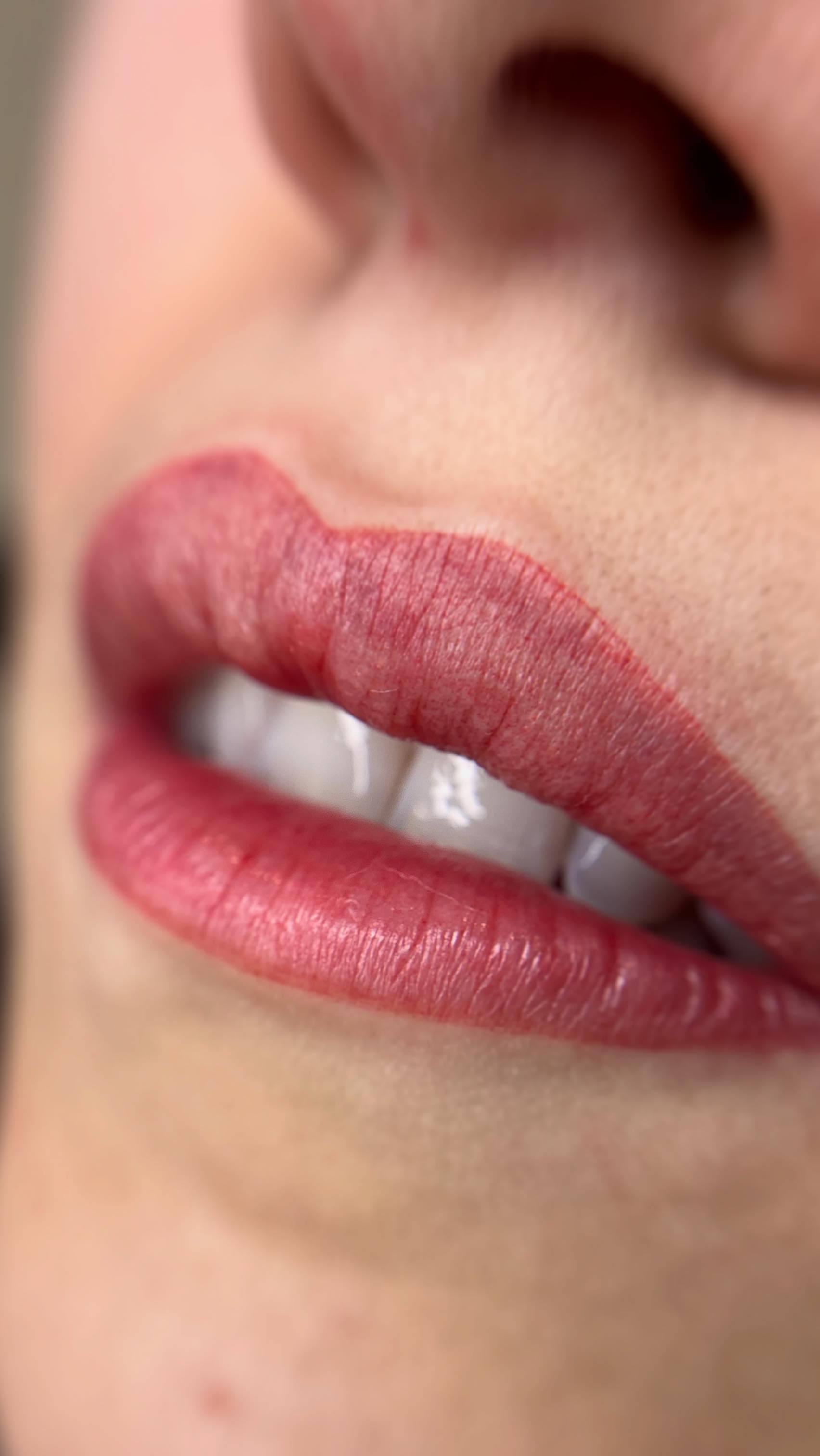 La dermopigmentazione labbra esalta il colore naturale, corregge asimmetrie e dona definizione al contorno. Un tocco di bellezza duraturo, senza effetto trucco evidente. A breve verrà pubblicato il prima-dopo-guarito 😍

Per info, consulenze e prenotazioni scrivici in DM o su WhatsApp al 3200454875 💌

#dermopigmanetazionelabbra #sopracciglia #pmu #pelopelo #pmupabbra