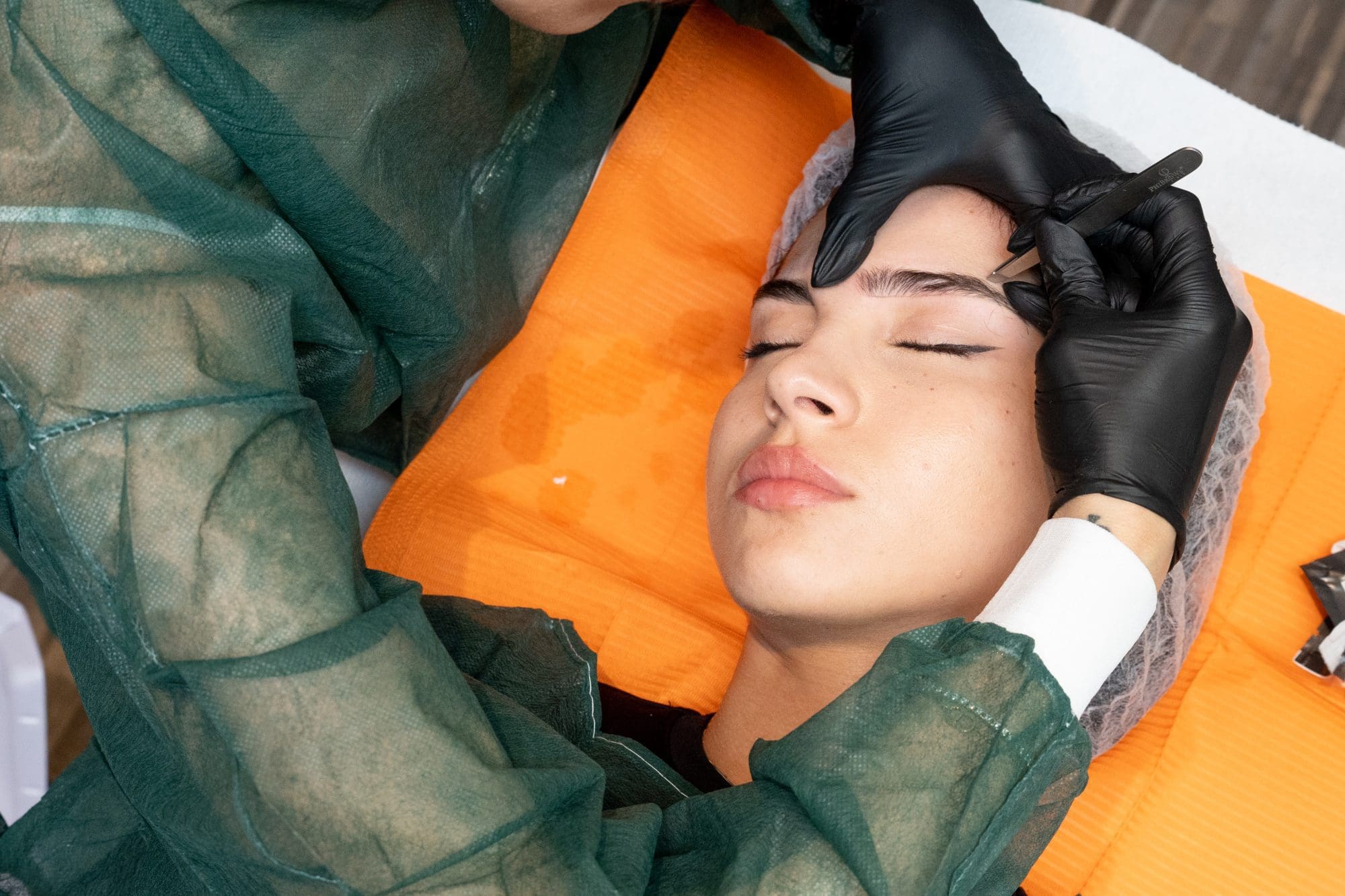 preparazione per trucco permanente sopracciglia QS Seveso