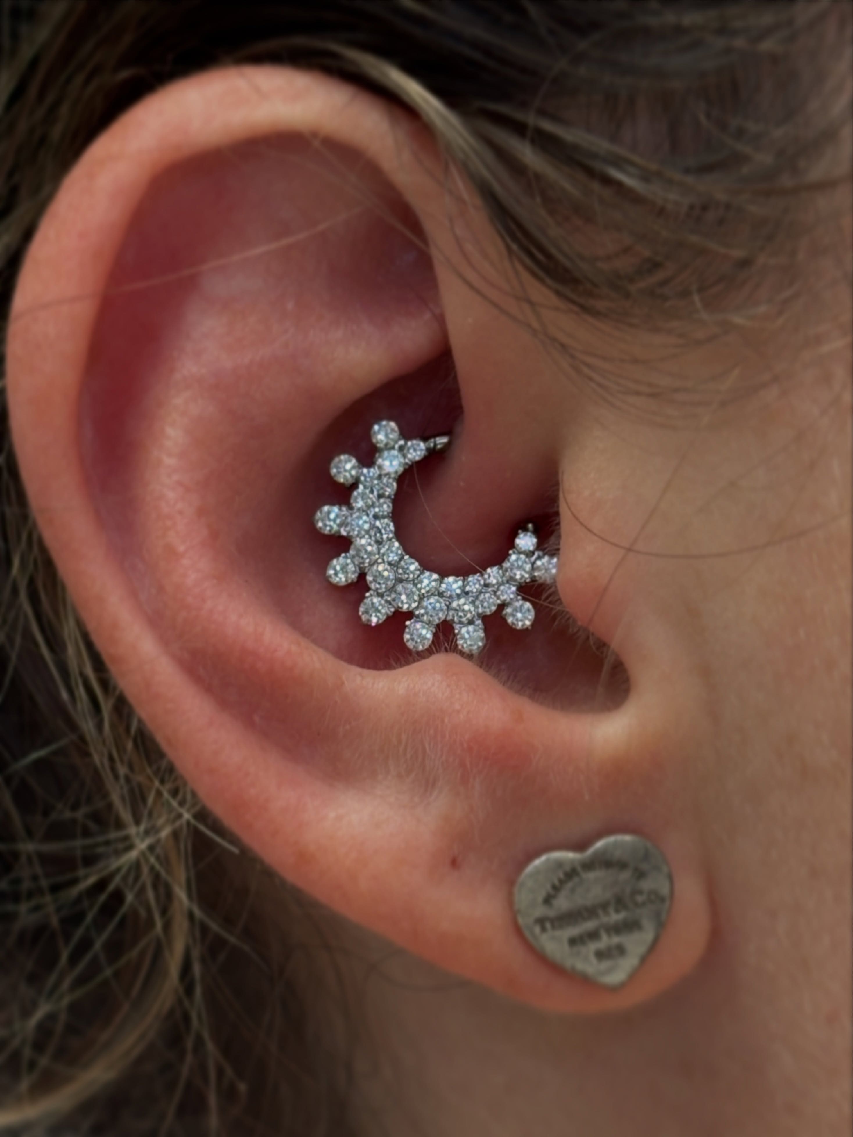 Gioiello più bello di questo non esiste per il #daith!!!!! 
Divino a dir poco!!!!! ✨✨✨✨

📍Seveso (MB), Corso Federico Borromeo 28

Per info, consulenze e prenotazioni scrivici in DM o su WhatsApp al 3200454875 💌

#piercingseveso #piercingmonza #piercingmilano