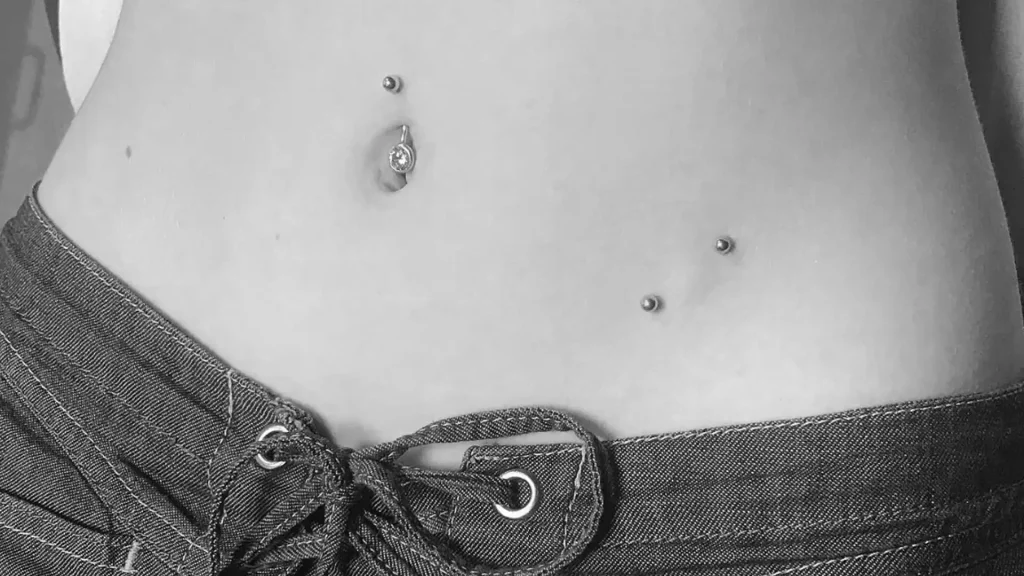 SURFACE PIERCING | SEVESO QUEEN SALON