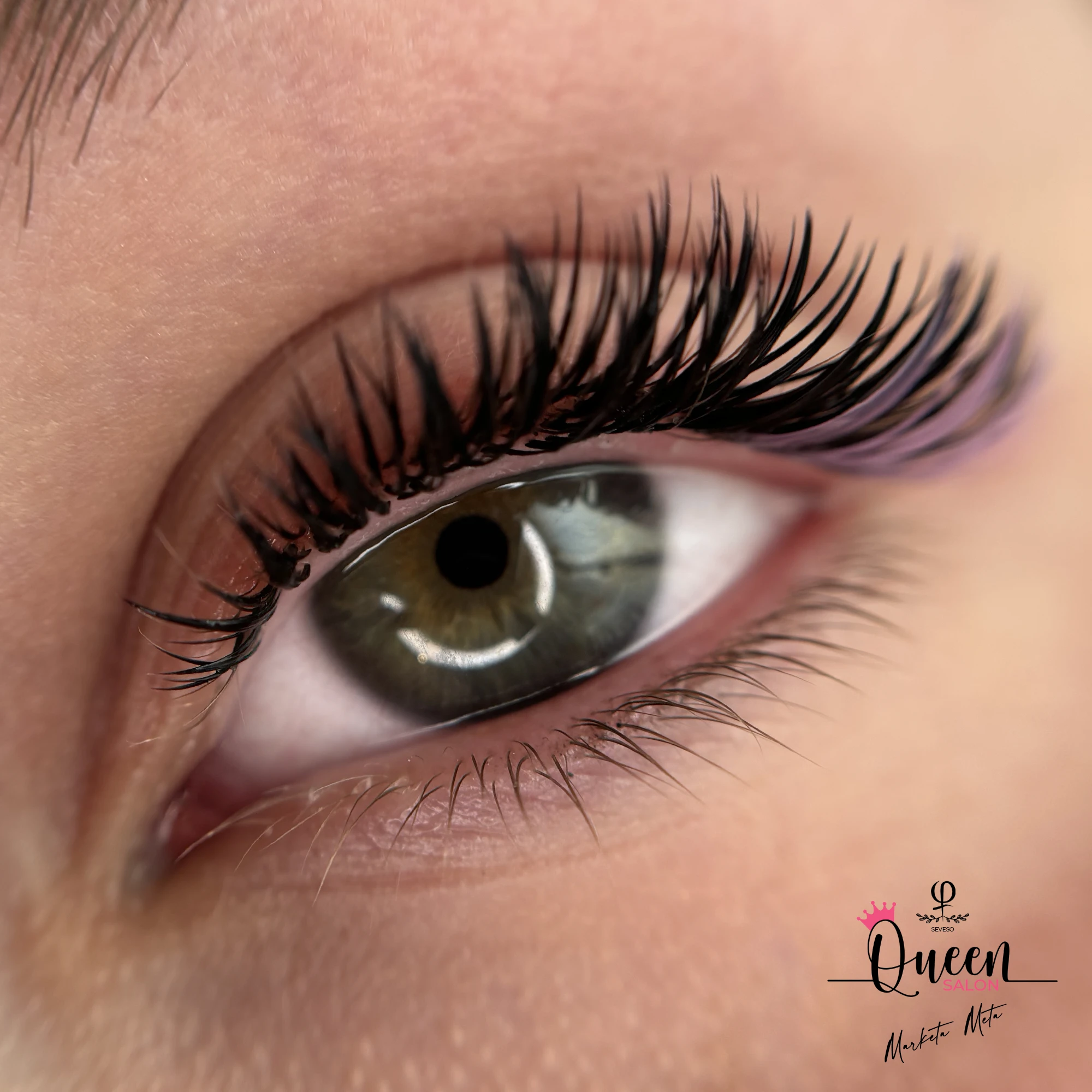 Extension Ciglia - Effetto Eye-liner | Queen Salon - Seveso
