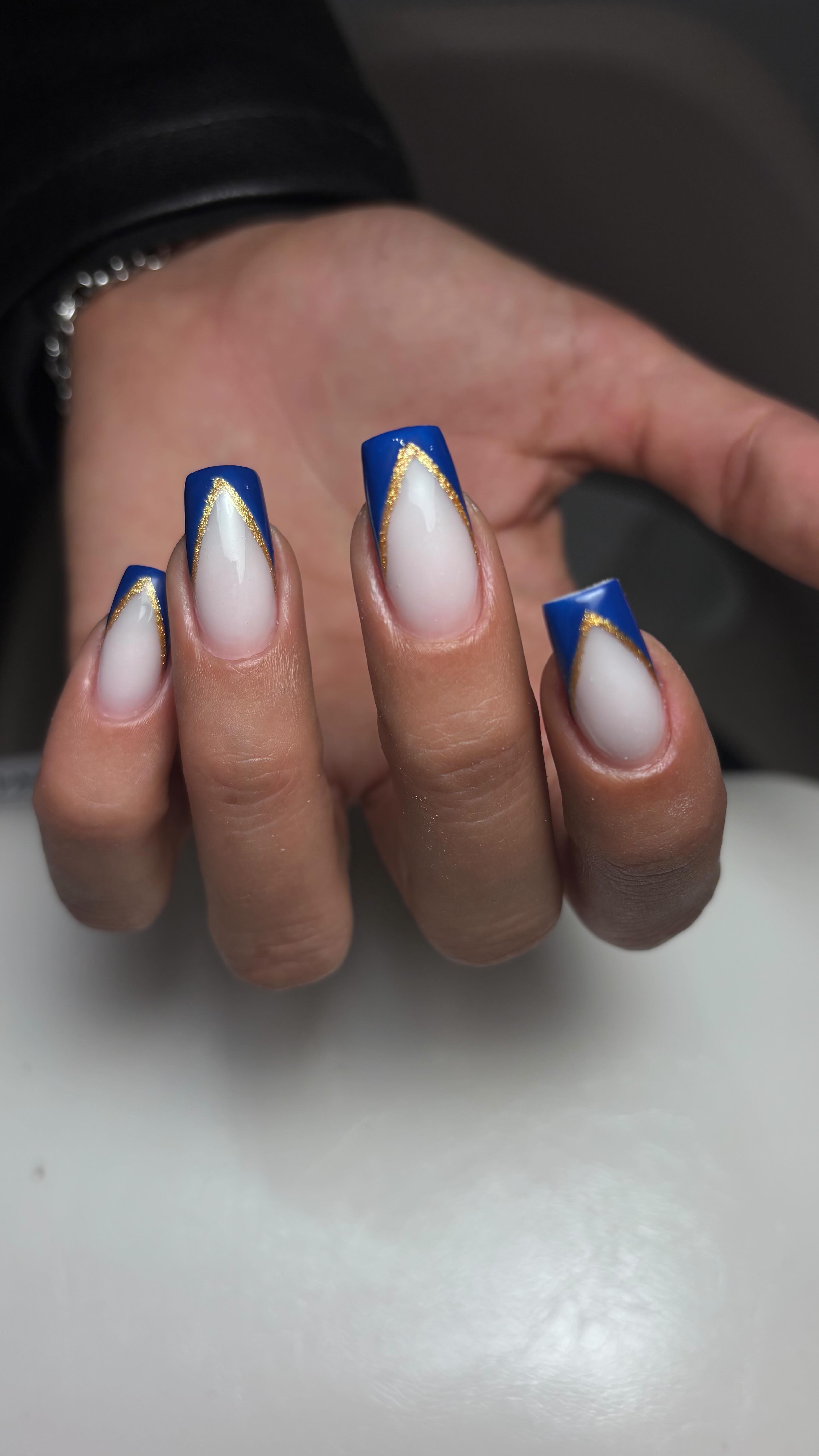 💙💅

💌3200454875 su whatsapp oppure in DM per informazioni, disponibilità e prenotazioni ✨

#chocolate #autunno #autunnoinverno #chocolates #makeuptutorial  #monza #milano #desio #lashmaker #sopracciglia #eyeliner #green #ciglia #frenchnails #pinknails #rednails #unghiecorte #milkynails #cacao 
#nails #nude #blu #semipermanente #semigel #gel #unghieingel #ricostruzioneingel #seveso #unghieblu #glitternailsdesign