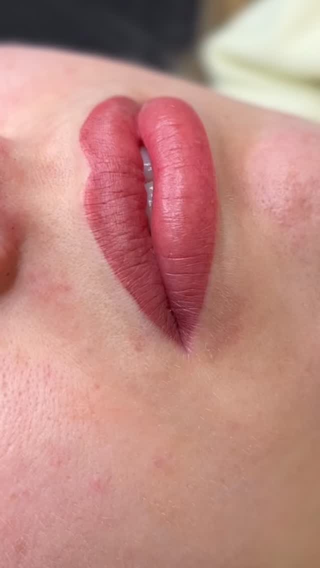 Labbra perfette, sempre 💋
Colore naturale, definizione e zero pensieri ogni giorno.

✨ Promo attiva: prima seduta a 200€ invece di 300€ (solo fino al 2 maggio!)

Prenota ora — posti limitati!!

📍Seveso (MB), Corso Federico Borromeo 28

Per info, consulenze e prenotazioni scrivici in DM o su WhatsApp al 3200454875 💌

#pigmentazionelabbra #labbra #effettonaturale #monza #seveso