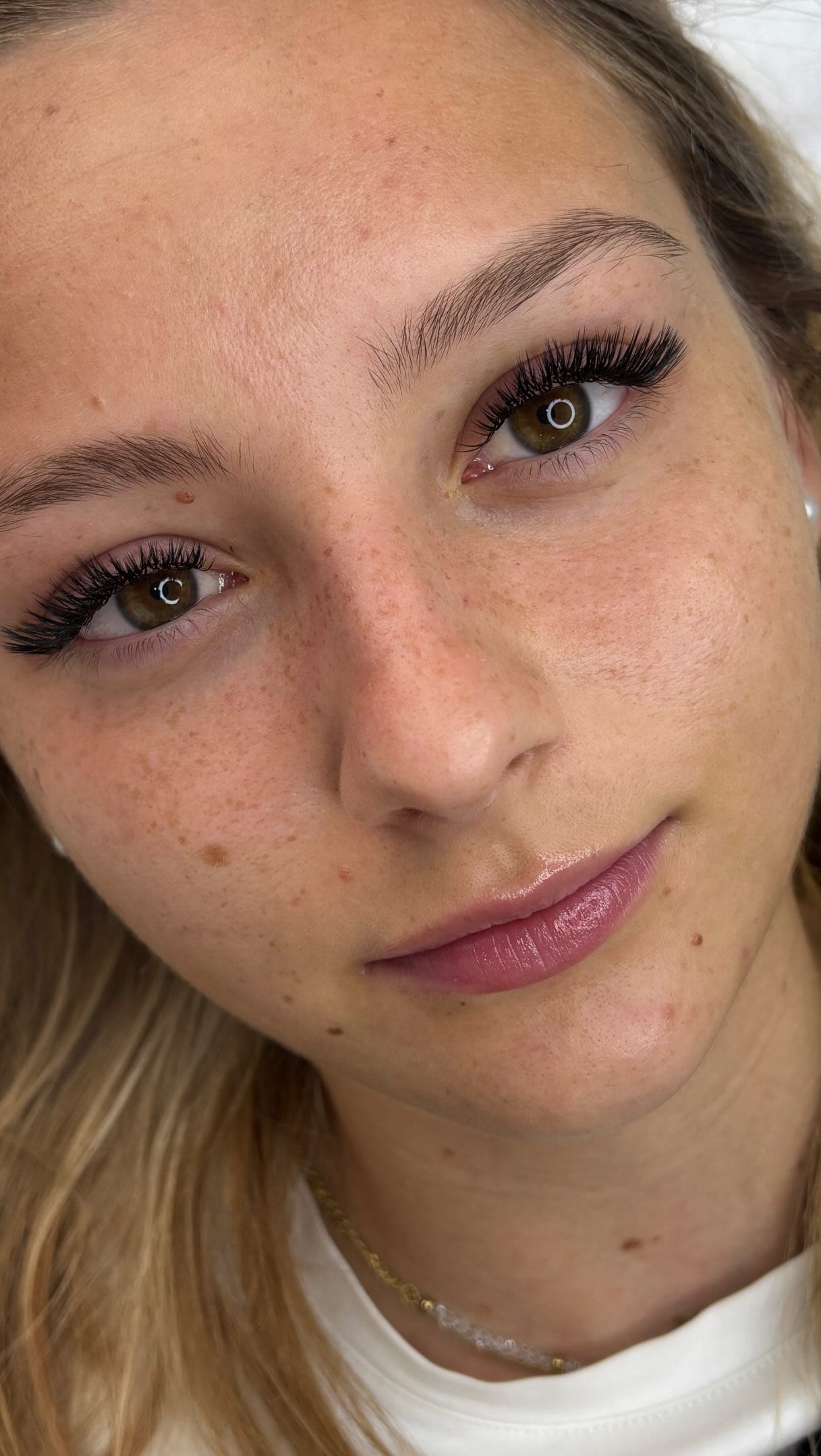 POV: volevi un effetto naturale… ma tutti ti chiederanno dove hai fatto le ciglia 😎

Wet look + curvatura M = sguardo più fresco, allungato e super moderno 🤩

⚠️ Le disponibilità di luglio e agosto stanno letteralmente volando. ✨
Per assicurarti il tuo appuntamento, ti consiglio di prenotare il prima possibile.

📲 320 045 4875
📍 Seveso (MB), Corso Federico Borromeo 28

#cigliaextension #extensionciglia #extensionmilano #extensionmonza #monzabrianza